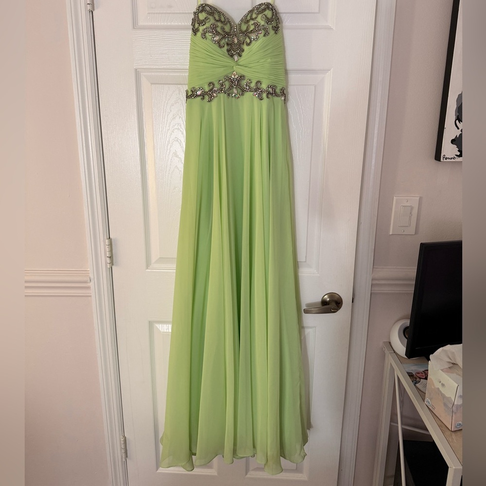 Elegant Green Evening Gown